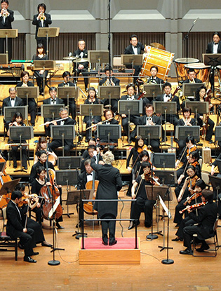 [写真] 東京フィルハーモニー交響楽団